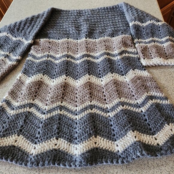 Handmade Crocheted Women's Chevron Stripe Tunic - Picture 2 of 3